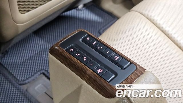 Kia Carnival 9-seater Hi-Limousine Noblesse 2017 — фото 19