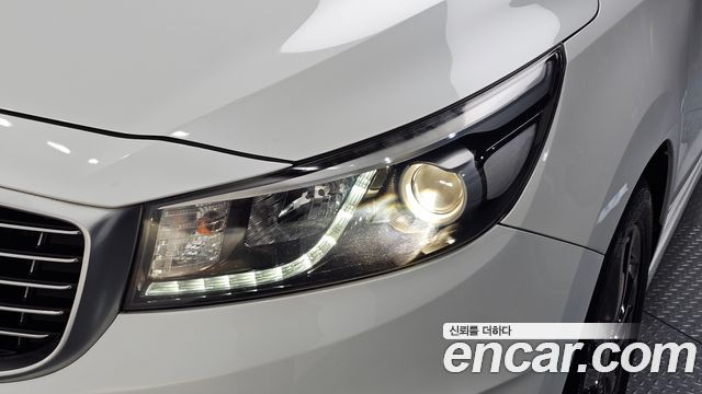 Kia Carnival 9-seater Hi-Limousine Noblesse 2017 — фото 22