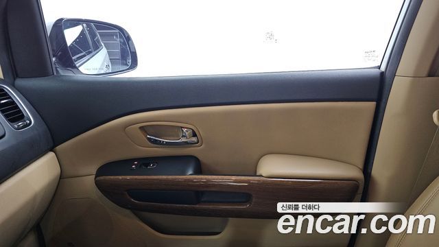 Kia Carnival 9-seater Hi-Limousine Noblesse 2017 — фото 25