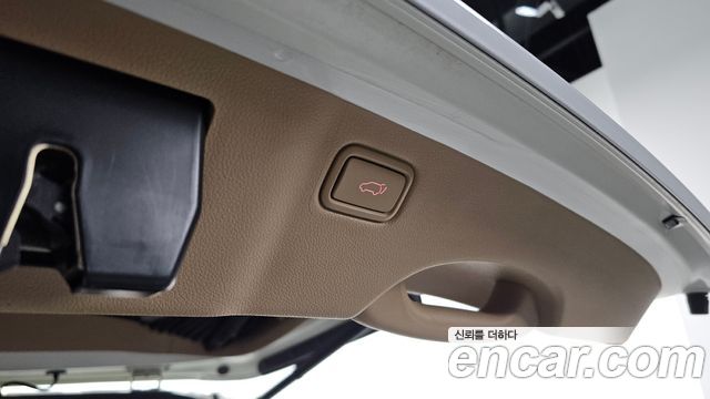 Kia Carnival 9-seater Hi-Limousine Noblesse 2017 — фото 28