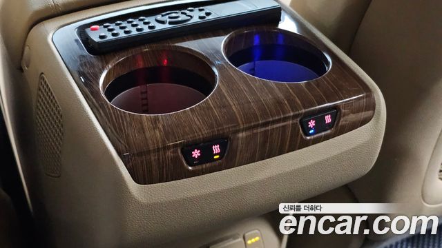 Kia Carnival 9-seater Hi-Limousine Noblesse 2017 — фото 32