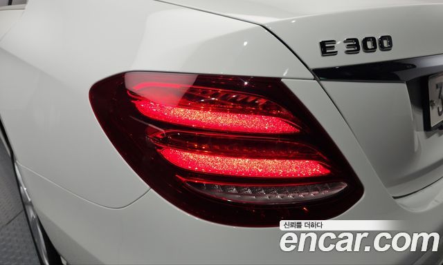 Mercedes-Benz E-Class (W213) E300 Exclusive 2017 — фото 23