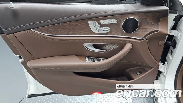 Mercedes-Benz E-Class (W213) E300 Exclusive 2017 — фото 24