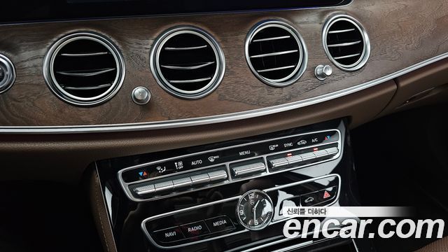 Mercedes-Benz E-Class (W213) E300 Exclusive 2017 — фото 30
