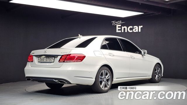 Mercedes-Benz E-Class (W212) E220 Bluetec Avantgarde 2016 — фото 2