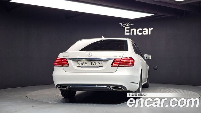 Mercedes-Benz E-Class (W212) E220 Bluetec Avantgarde 2016 — фото 4