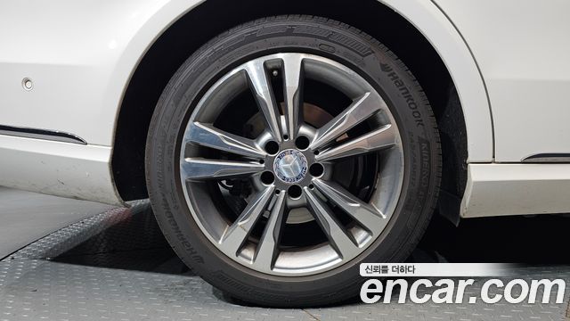 Mercedes-Benz E-Class (W212) E220 Bluetec Avantgarde 2016 — фото 5