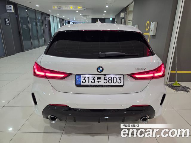 BMW 1 Series (F40) 120i Sports 2022 — фото 4