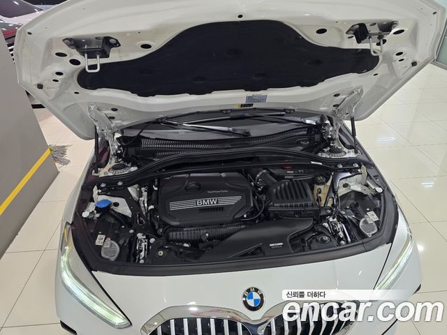 BMW 1 Series (F40) 120i Sports 2022 — фото 6
