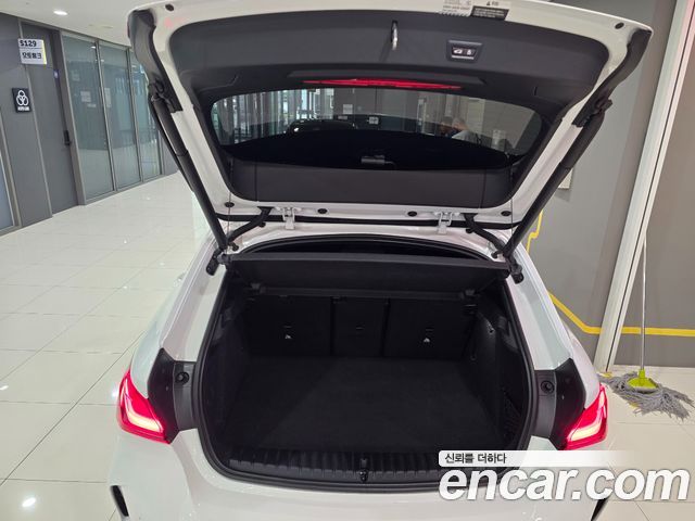 BMW 1 Series (F40) 120i Sports 2022 — фото 16