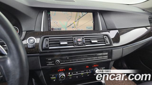 BMW 5 Series (F10) 528i 2015 — фото 12