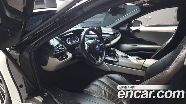 BMW i8 Coupe 2016 — фото 10
