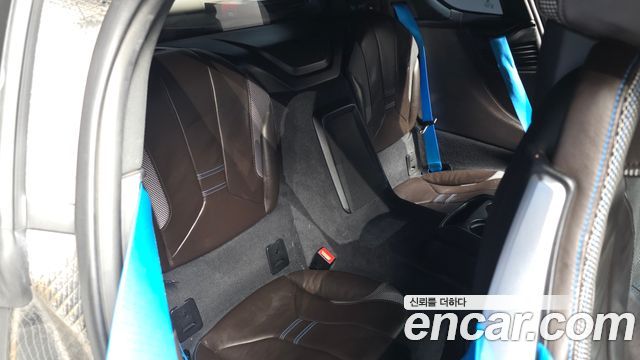 BMW i8 Coupe 2016 — фото 11