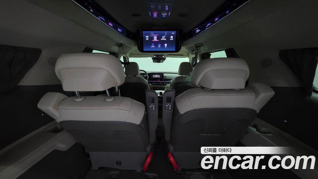 Kia Carnival (IV) Gasoline 7-Seater Hi Limousine Signature 2025 — фото 12