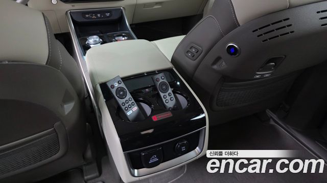 Kia Carnival (IV) Gasoline 7-Seater Hi Limousine Signature 2025 — фото 32