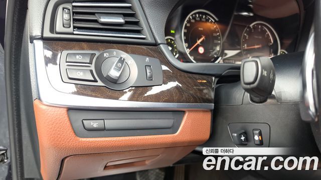 BMW 5 Series (F10) 528i xDrive M Aero Dynamic 2016 — фото 13