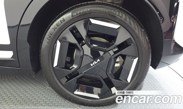 Kia EV3 Standard 2WD GT Line 2025 — фото 21