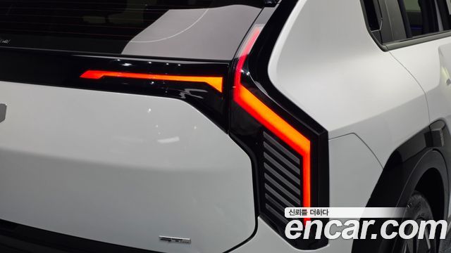 Kia EV3 Standard 2WD GT Line 2025 — фото 23