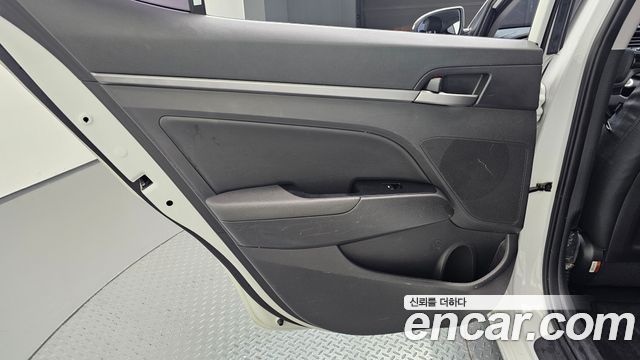 Hyundai Avante (AD) 1.6 GDI Value Plus 2018 — фото 16