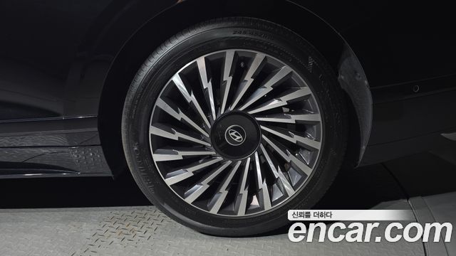 Hyundai Grandeur Hybrid (GN7) Calligraphy 2023 — фото 21