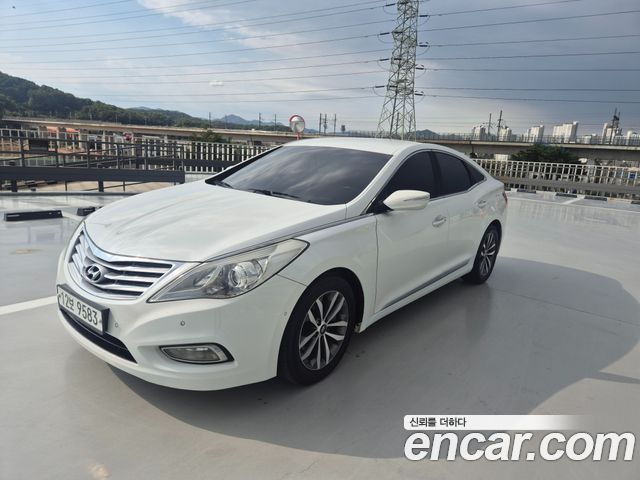 Hyundai Grandeur (HG) HG240 Luxury