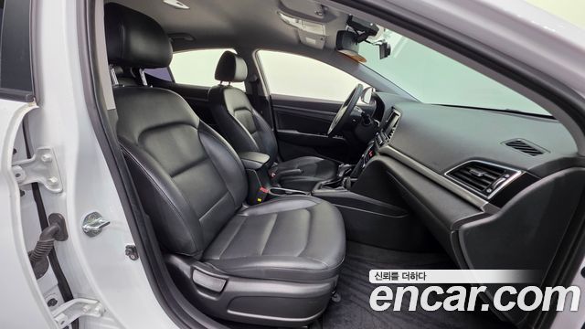 Hyundai Avante (AD) 1.6 GDI Value Plus 2018 — фото 10
