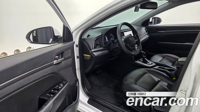 Hyundai Avante (AD) 1.6 GDI Value Plus 2018 — фото 11