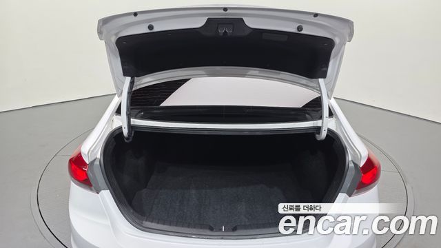 Hyundai Avante (AD) 1.6 GDI Value Plus 2018 — фото 20