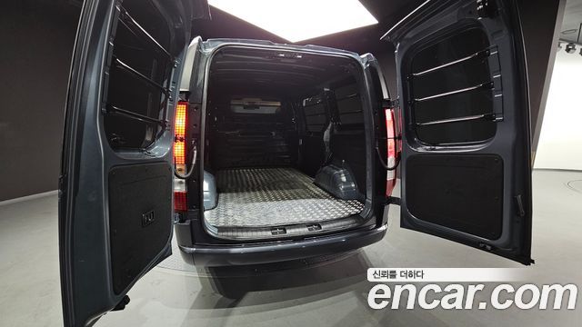 Hyundai Staria Cargo 3-Seater Modern 2025 — фото 18