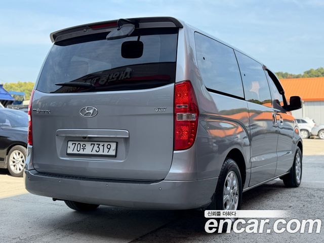 Hyundai Grand Starex 12-Seater Wagon CVX Luxury 2015 — фото 2