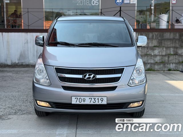 Hyundai Grand Starex 12-Seater Wagon CVX Luxury 2015 — фото 3