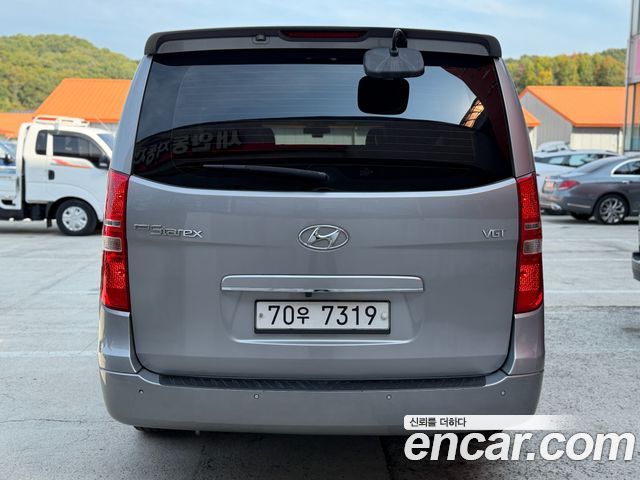 Hyundai Grand Starex 12-Seater Wagon CVX Luxury 2015 — фото 4