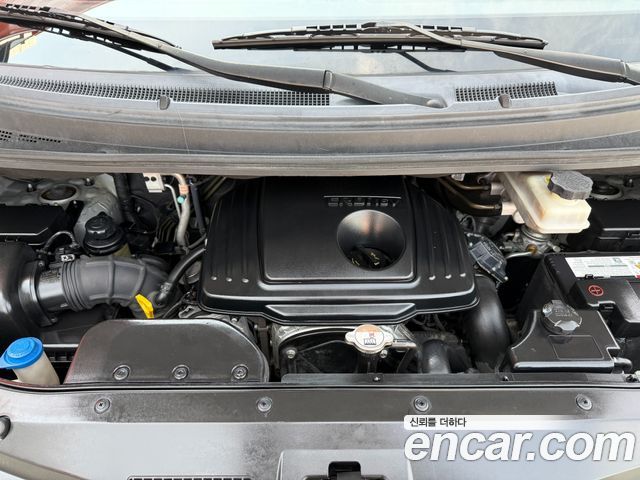 Hyundai Grand Starex 12-Seater Wagon CVX Luxury 2015 — фото 7
