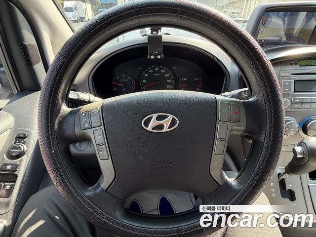 Hyundai Grand Starex 12-Seater Wagon CVX Luxury 2015 — фото 8