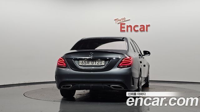 Mercedes-Benz C-Class (W205) C200 AMG Line 2017 — фото 4