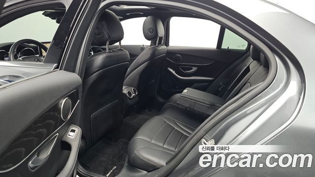 Mercedes-Benz C-Class (W205) C200 AMG Line 2017 — фото 11