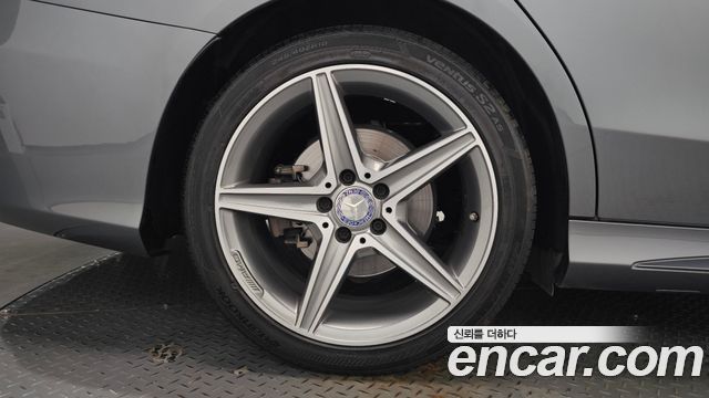 Mercedes-Benz C-Class (W205) C200 AMG Line 2017 — фото 21