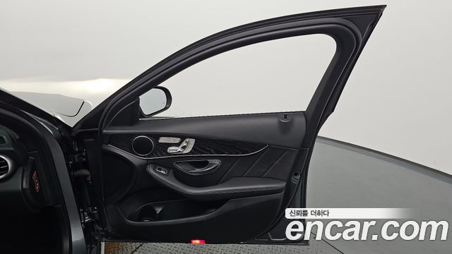 Mercedes-Benz C-Class (W205) C200 AMG Line 2017 — фото 24