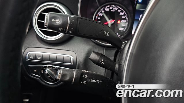 Mercedes-Benz C-Class (W205) C200 AMG Line 2017 — фото 28