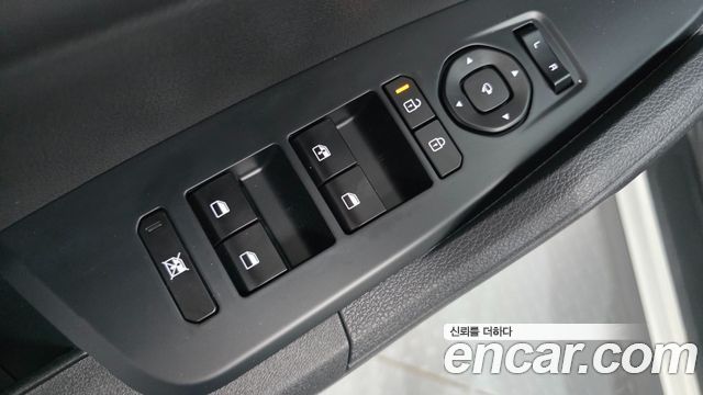 Kia Sportage (V) Gasoline 1.6 Turbo 2WD Prestige 2026 — фото 18