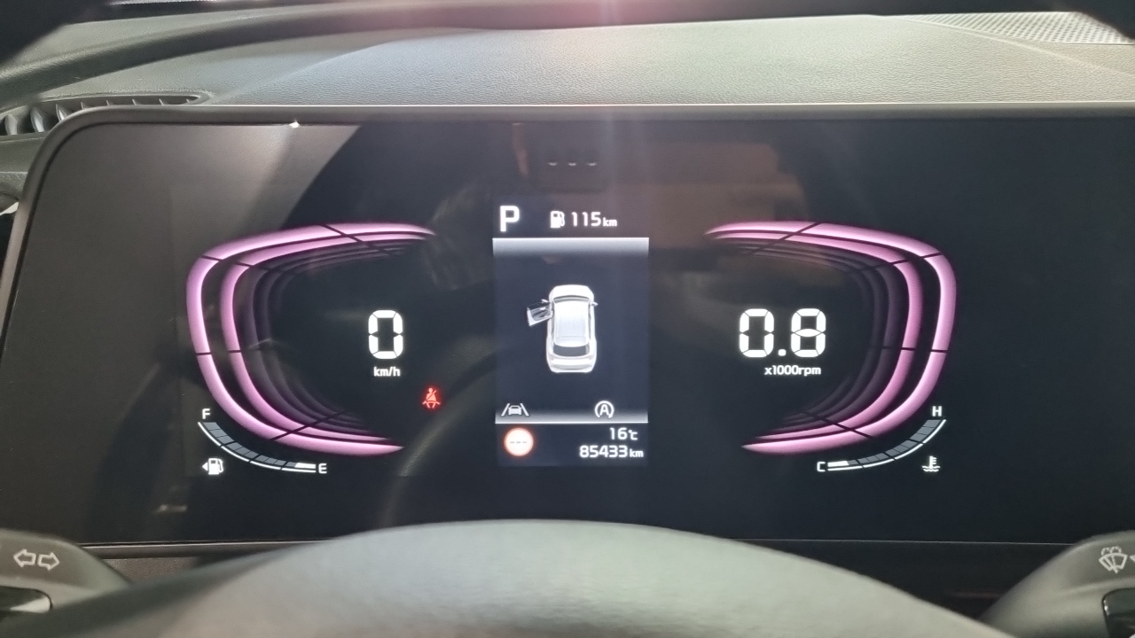 Kia Sportage (V) Diesel 2.0 2WD Prestige 2023 — фото 9