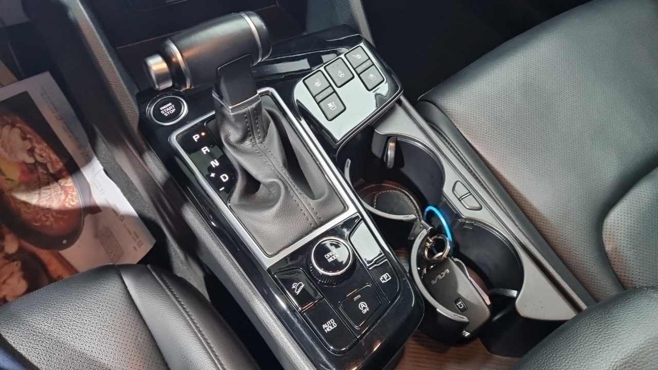 Kia Sportage (V) Diesel 2.0 2WD Prestige 2023 — фото 10