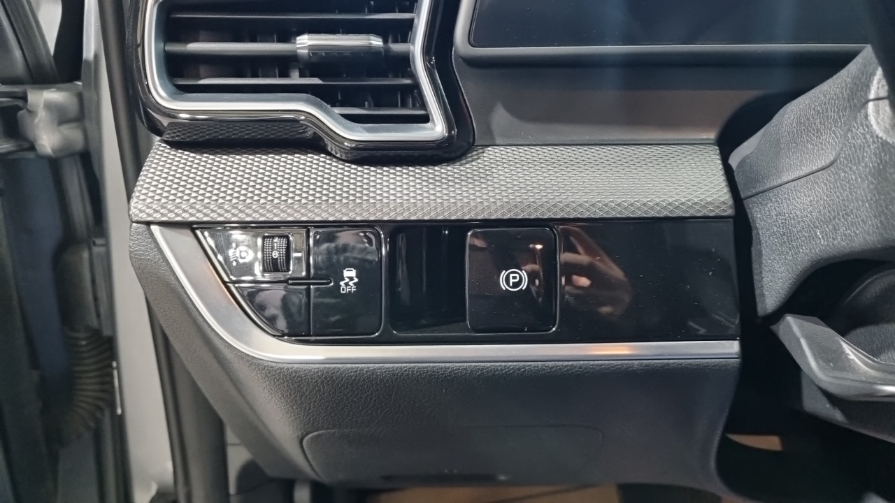 Kia Sportage (V) Diesel 2.0 2WD Prestige 2023 — фото 18