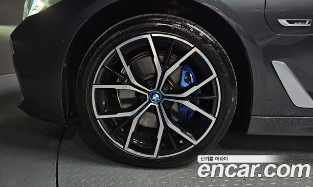 BMW 5 Series (G30) 530e M Sport 2022 — фото 5
