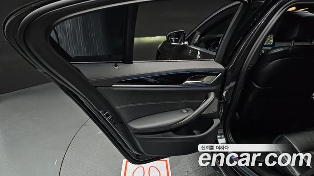 BMW 5 Series (G30) 530e M Sport 2022 — фото 31