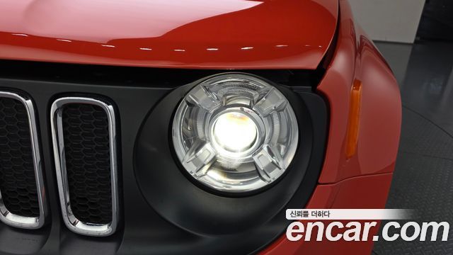 Jeep Renegade 2.4 Longitude High 2018 — фото 22