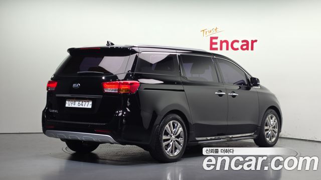 Kia Carnival 9-seater Noblesse 2018 — фото 2