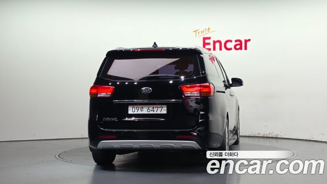 Kia Carnival 9-seater Noblesse 2018 — фото 4