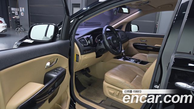 Kia Carnival 9-seater Noblesse 2018 — фото 10