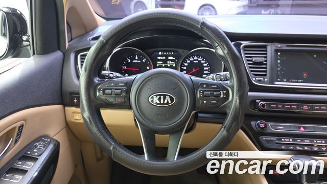 Kia Carnival 9-seater Noblesse 2018 — фото 13